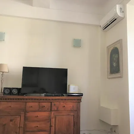 아파트 17 Rue Du Docteur Rostan